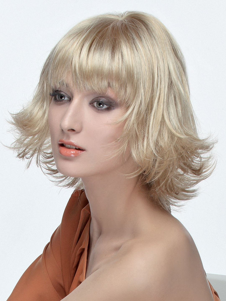 NADINE Parrucca in fibra sintetica rifinita a mano